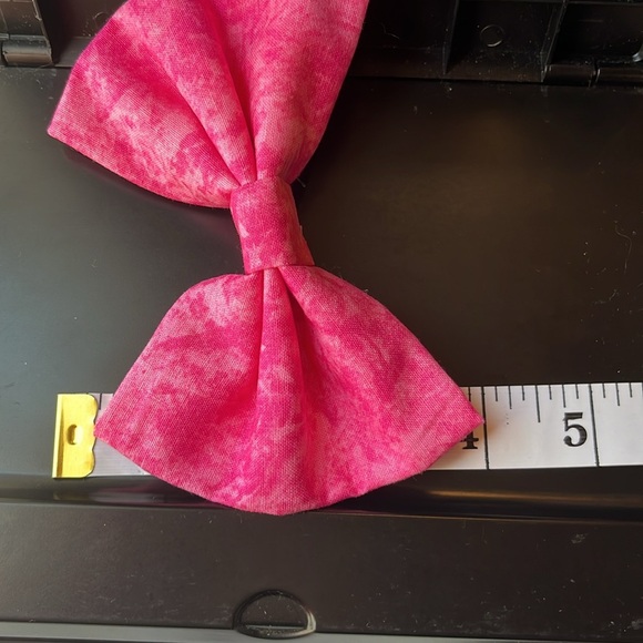 Pink tie dye bow - Picture 4 of 4